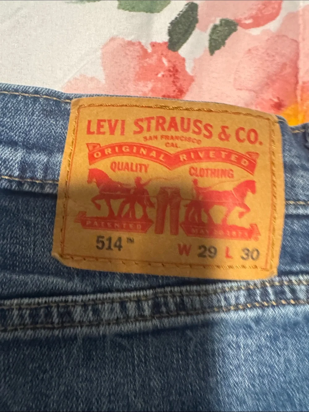 Levi's Men's Slim Straight Jeans in Medium Blue Denim
